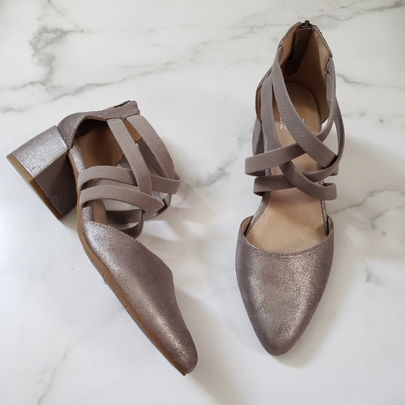 EILEEN-FISHER Juka Pump in Mica Size 7 Sandal Closed Toe Metallic Block - Picture 1 of 8